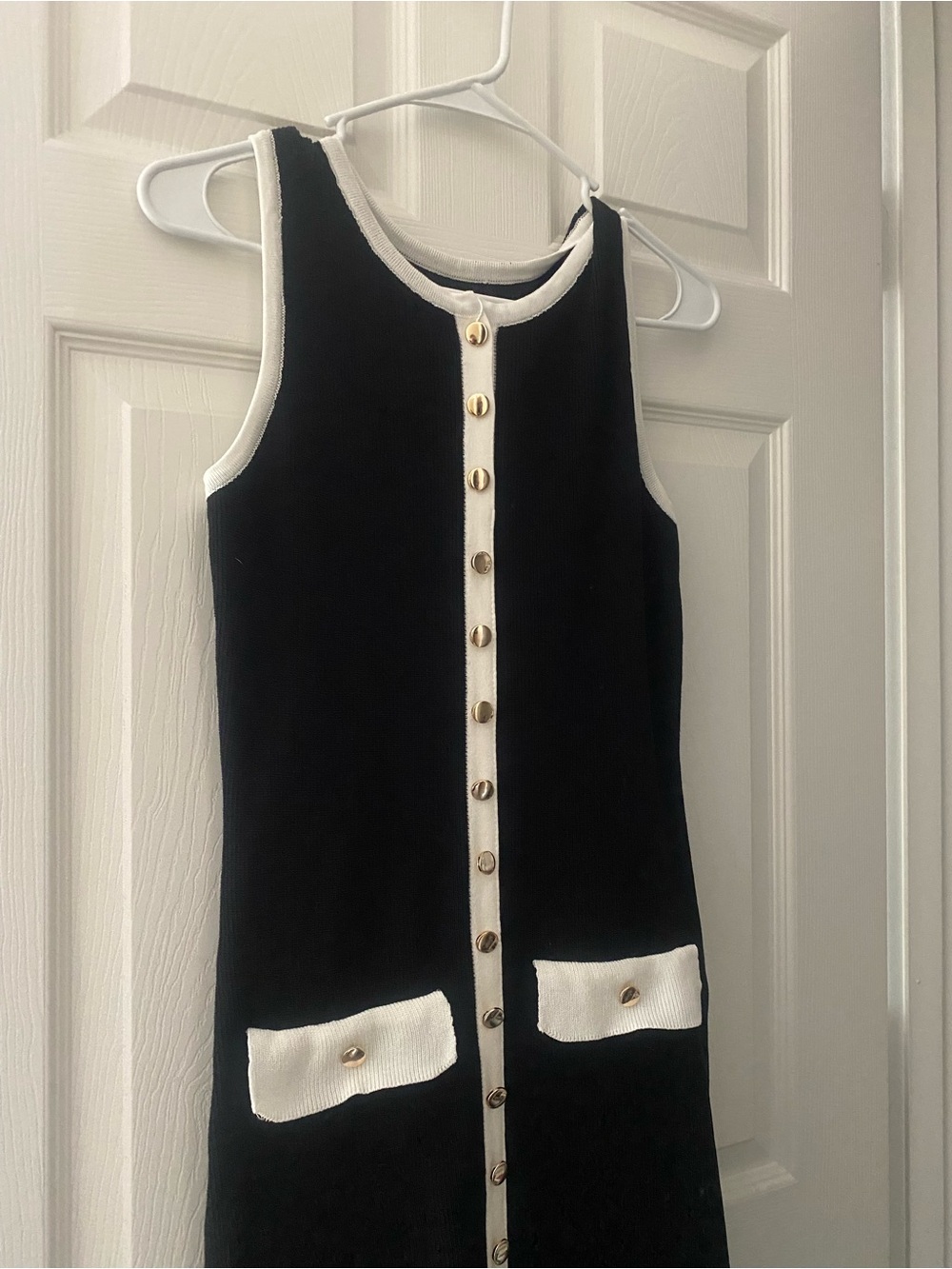 Sleeveless Black Midi Dress with White Trim - Picture 6 of 8